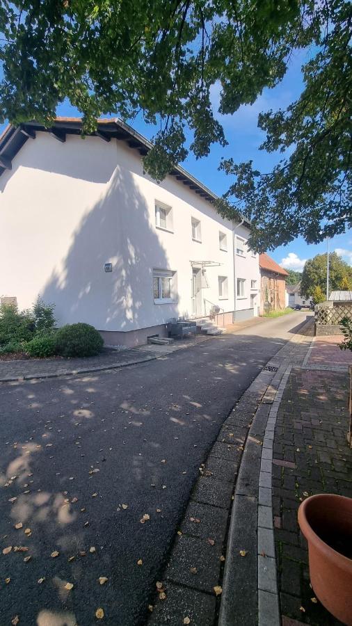 Unter Der Linde Apartment Sankt Wendel Luaran gambar